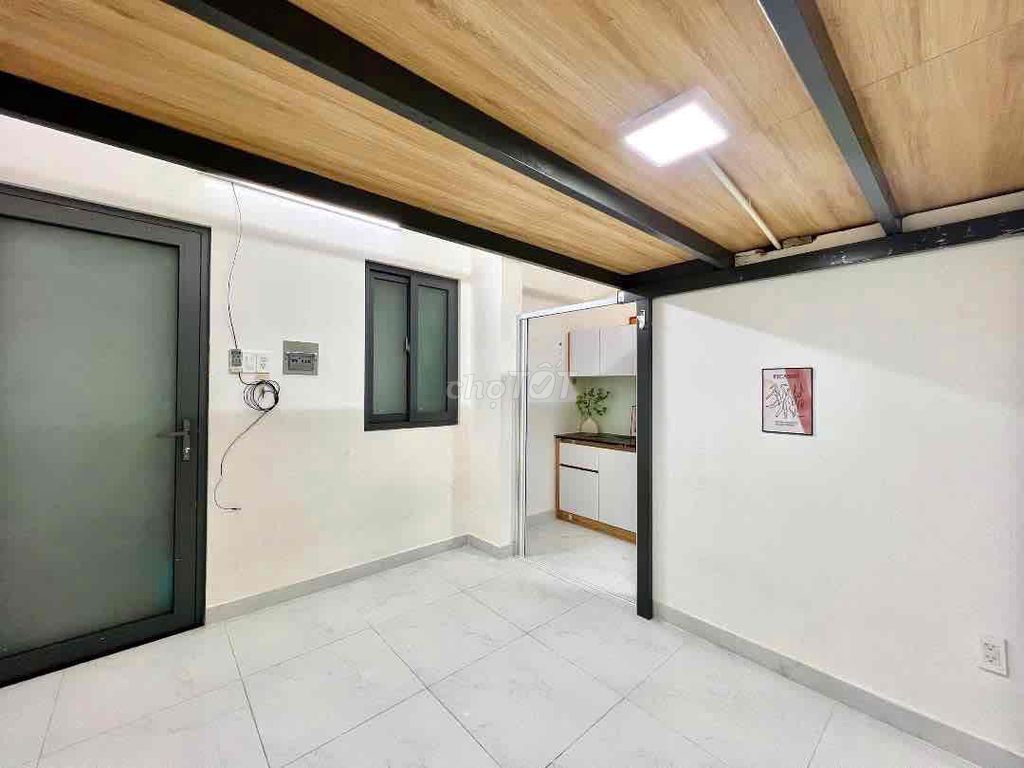 Cheap hotel room, Kinh Dương Vương.