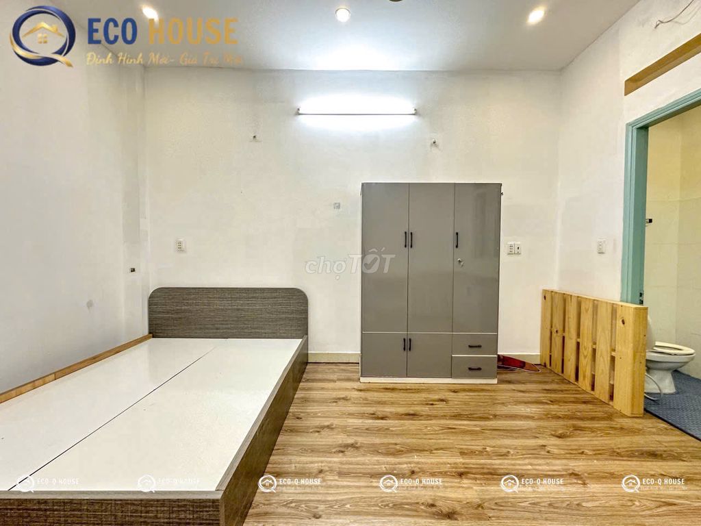 Thoại Ngọc Hầu Tân Phú hotel room - sky well window for pet pet pet