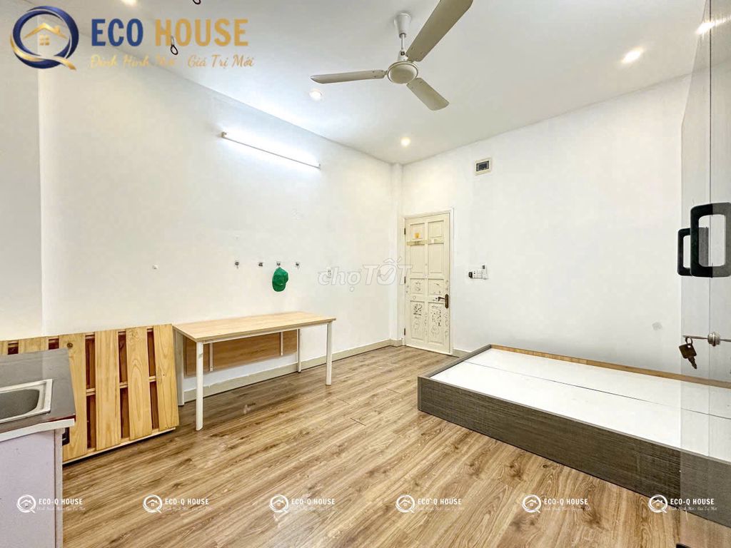 Thoại Ngọc Hầu Tân Phú hotel room - sky well window for pet pet pet