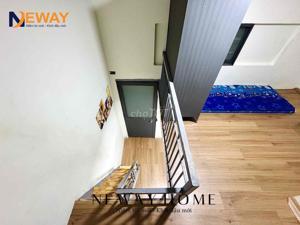 The free hotel room is available and the owner is willing to pay well. Bình Trị Đông.