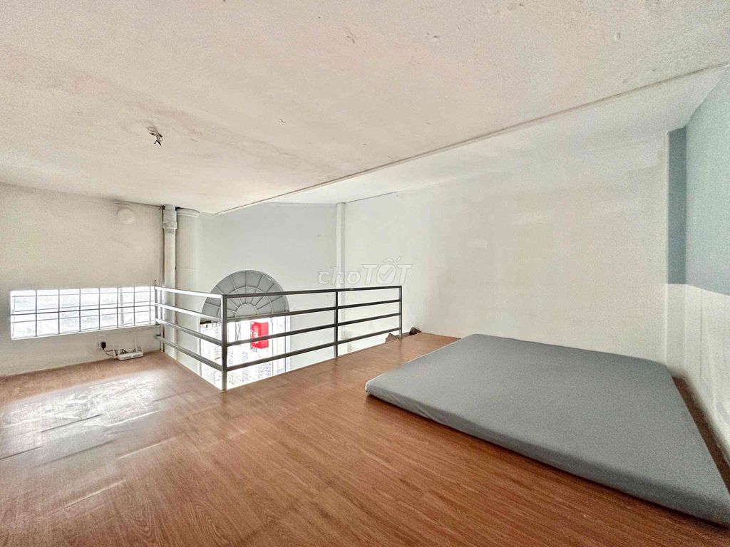 Cheap room - free rent October