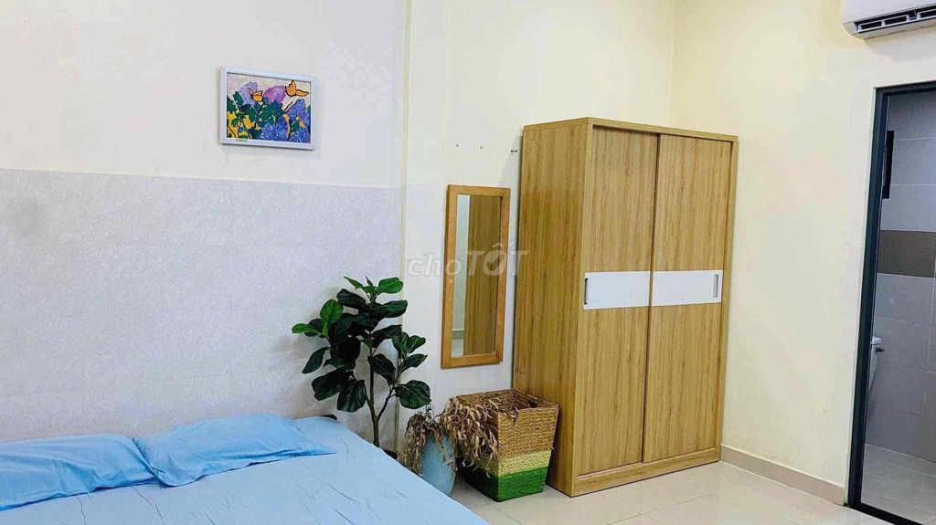 Rent the studio full-time furniture super Tôn Đản super-Environment wall