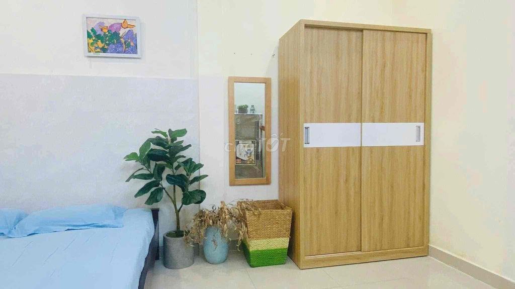 Rent the studio full-time furniture super Tôn Đản super-Environment wall