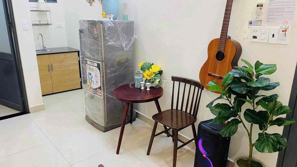 Rent the studio full-time furniture super Tôn Đản super-Environment wall