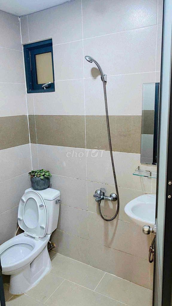 Rent the studio full-time furniture super Tôn Đản super-Environment wall