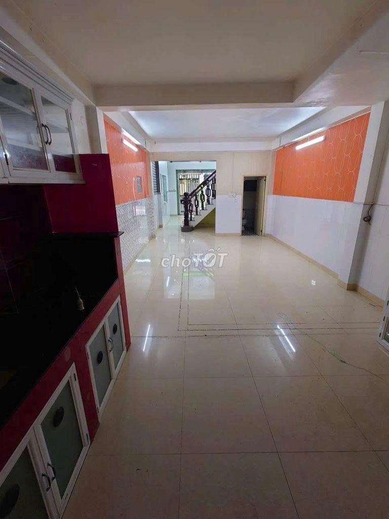 Rent the Grand Central Park Park Parker, 90 meters, at 16 million