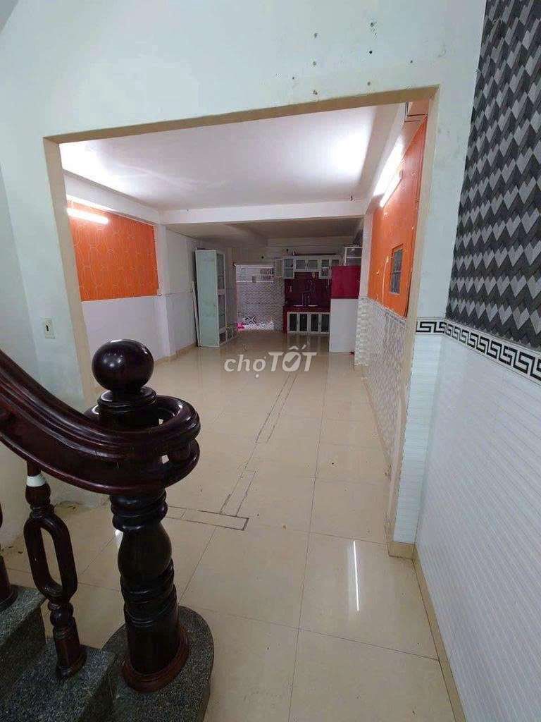 Rent the Grand Central Park Park Parker, 90 meters, at 16 million