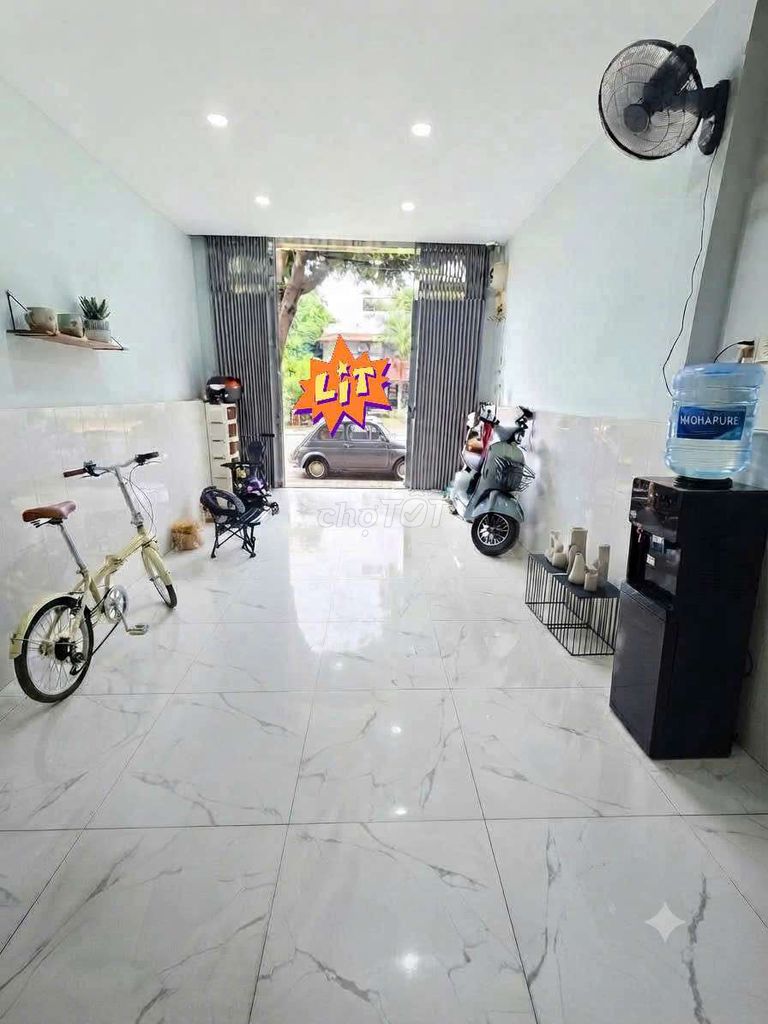 AKD Nguyễn Thế Truyện, the beautiful house has a bedroom - close to the journal
