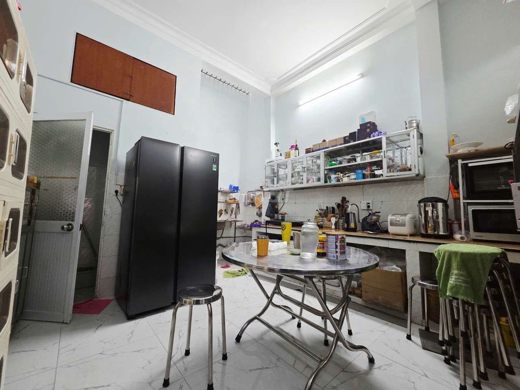 AKD Nguyễn Thế Truyện, the beautiful house has a bedroom - close to the journal