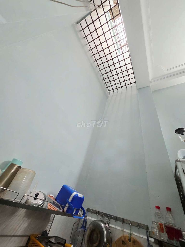 AKD Nguyễn Thế Truyện, the beautiful house has a bedroom - close to the journal