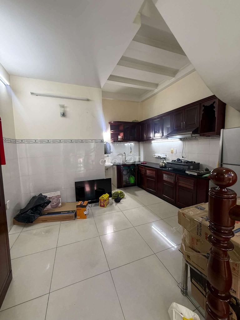 Rent Bình Long Tân Phú. 4 x10, 3 stories. Three bedrooms, three air conditioning.