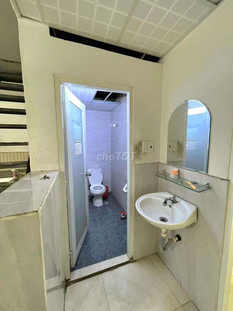 Fourth grade house. Two bedrooms, 5th floor.