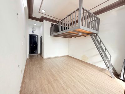 Rent 30 m2 District 10 bath-spans 8.2 million-- 200,000 less at 3: 2.7 million a month.