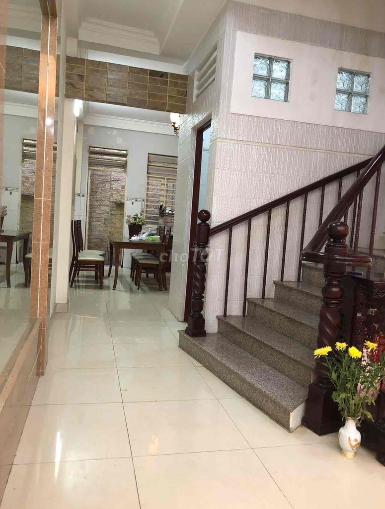 4 x18 meters of Tân Quy.