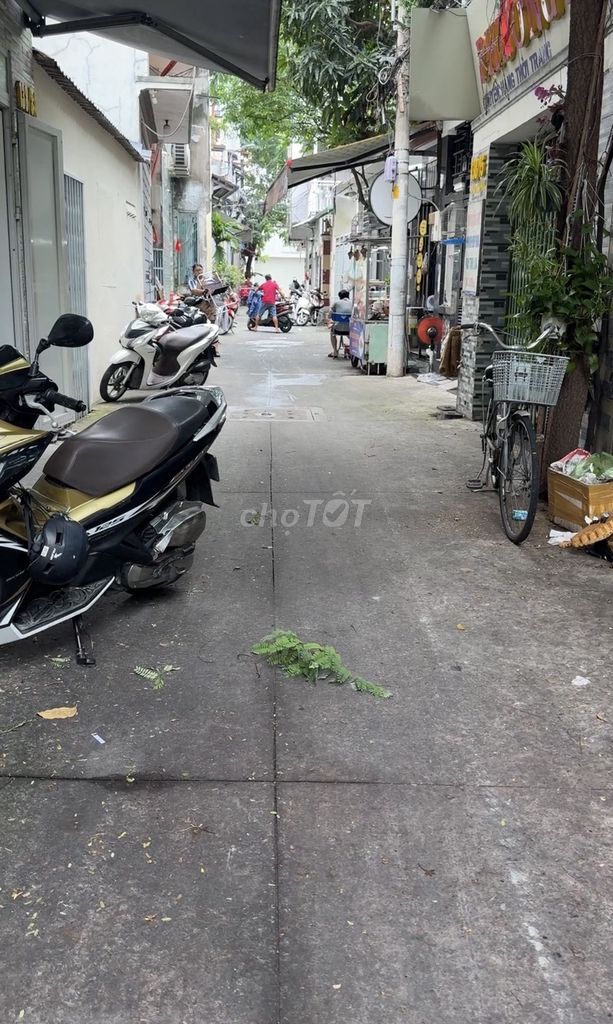 Nice house! 5 meters Phú Thọ Hoà, 4 x 10 meters, 1 floor, 2 bedroom, 2 toilets