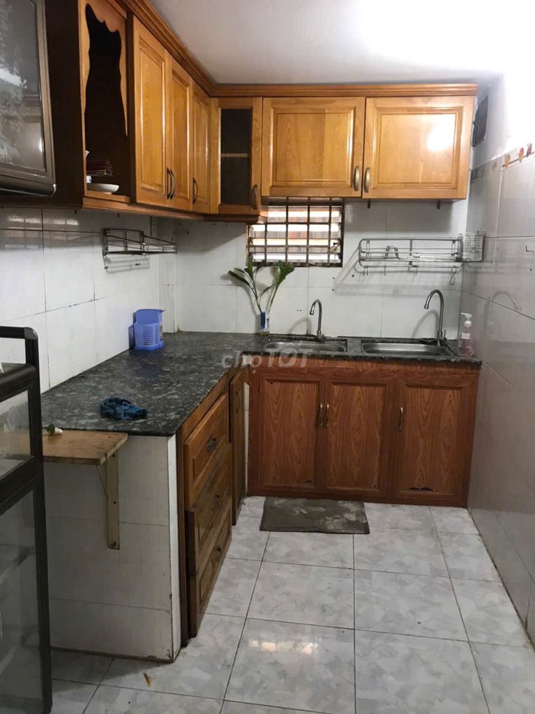 [a nice house is empty-full comfortable, convenient position]