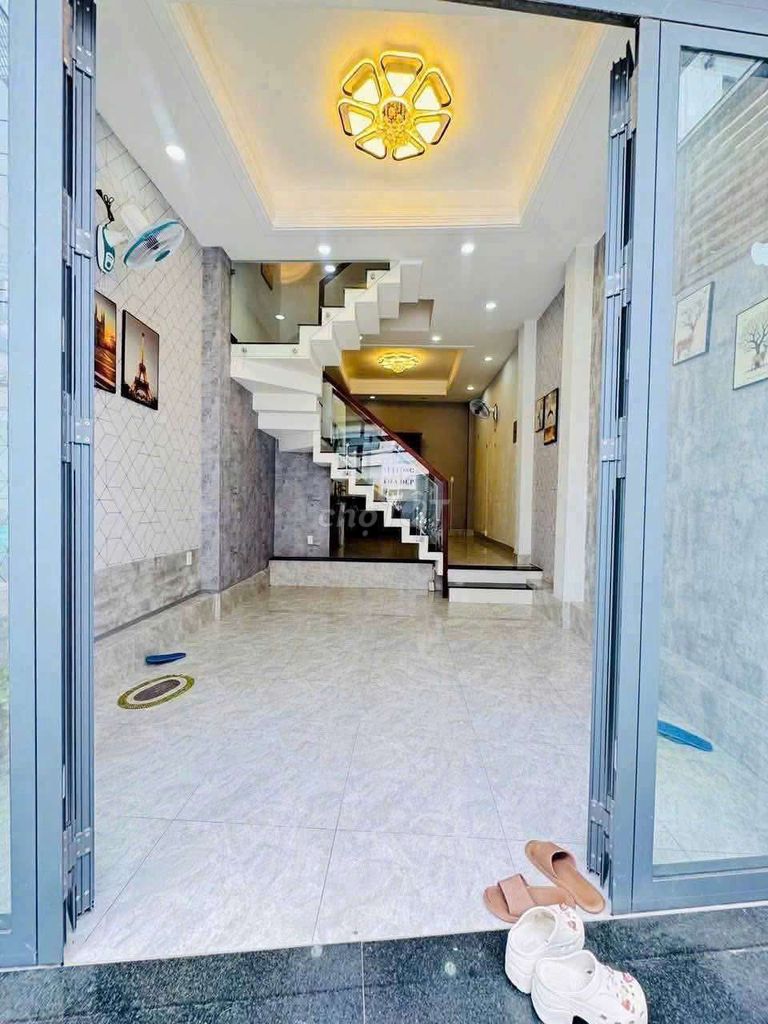 Rent a truck alley for five bedrooms, three ds2877 Ds287, 6 Gò Vấp.