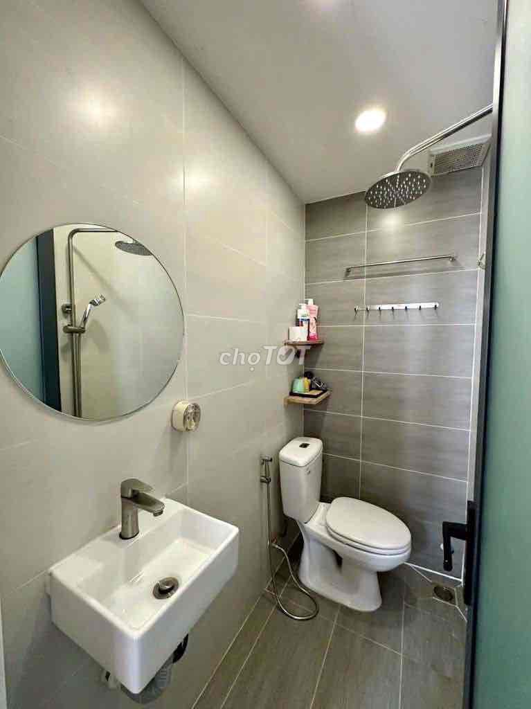 Nice new house, new room, three bedroom plus three toilets.