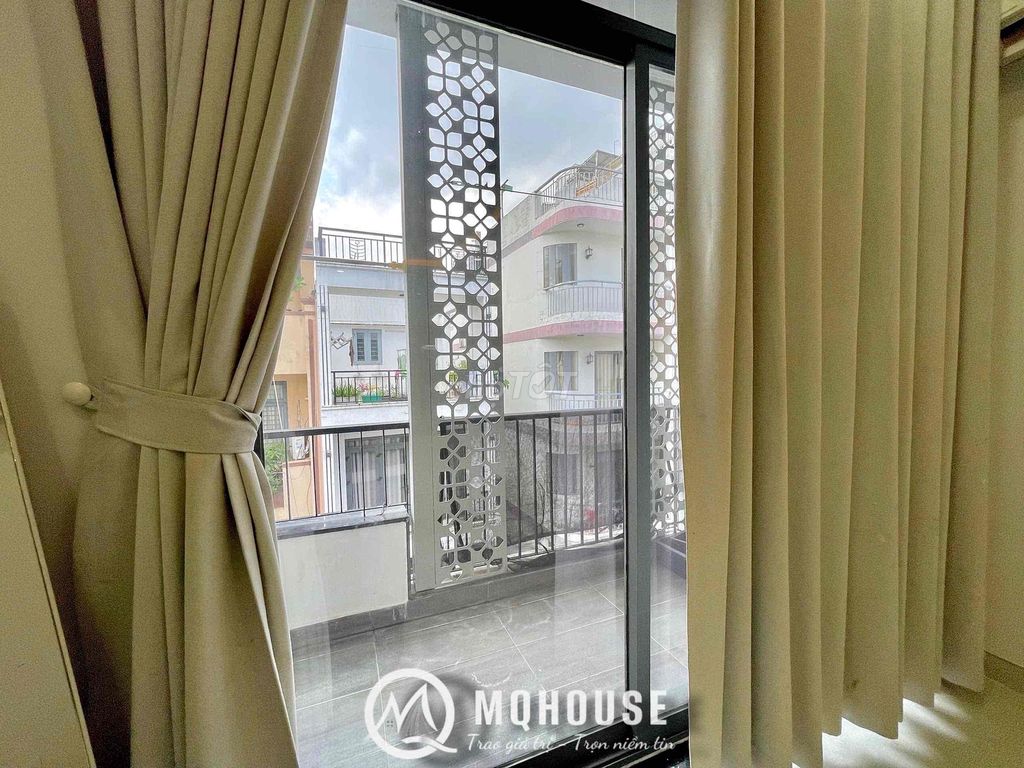 mini apartment - right near the Big Kwun with a super cool balconies