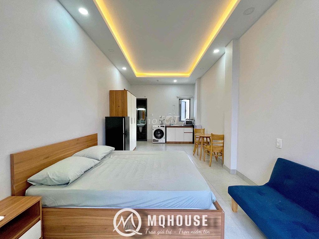 mini apartment - right near the Big Kwun with a super cool balconies