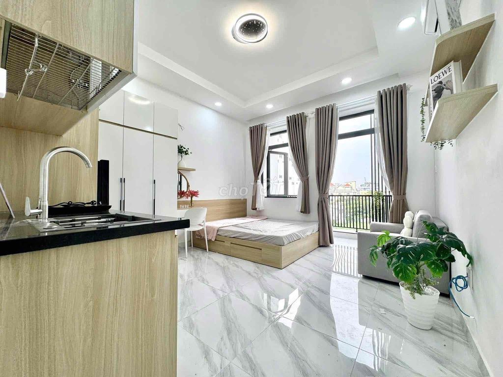 Rent the new full-intracted balcony studio apartment 100 percent right down the fifth.