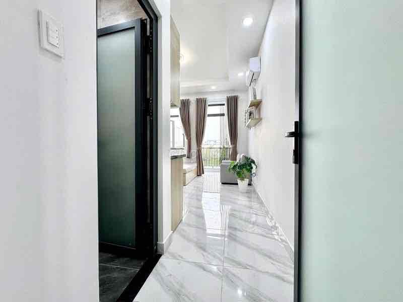 Rent the new full-intracted balcony studio apartment 100 percent right down the fifth.