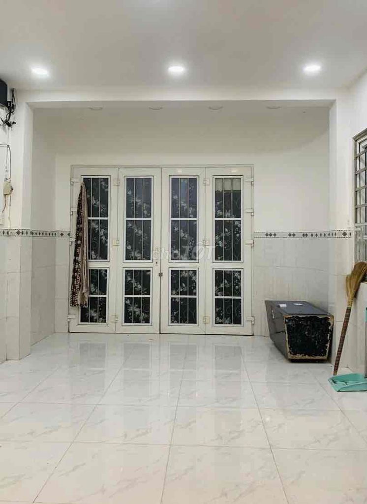 Nice house, average prices, area 36 meters, 1 st floor, 1 P. sleep + P. sub