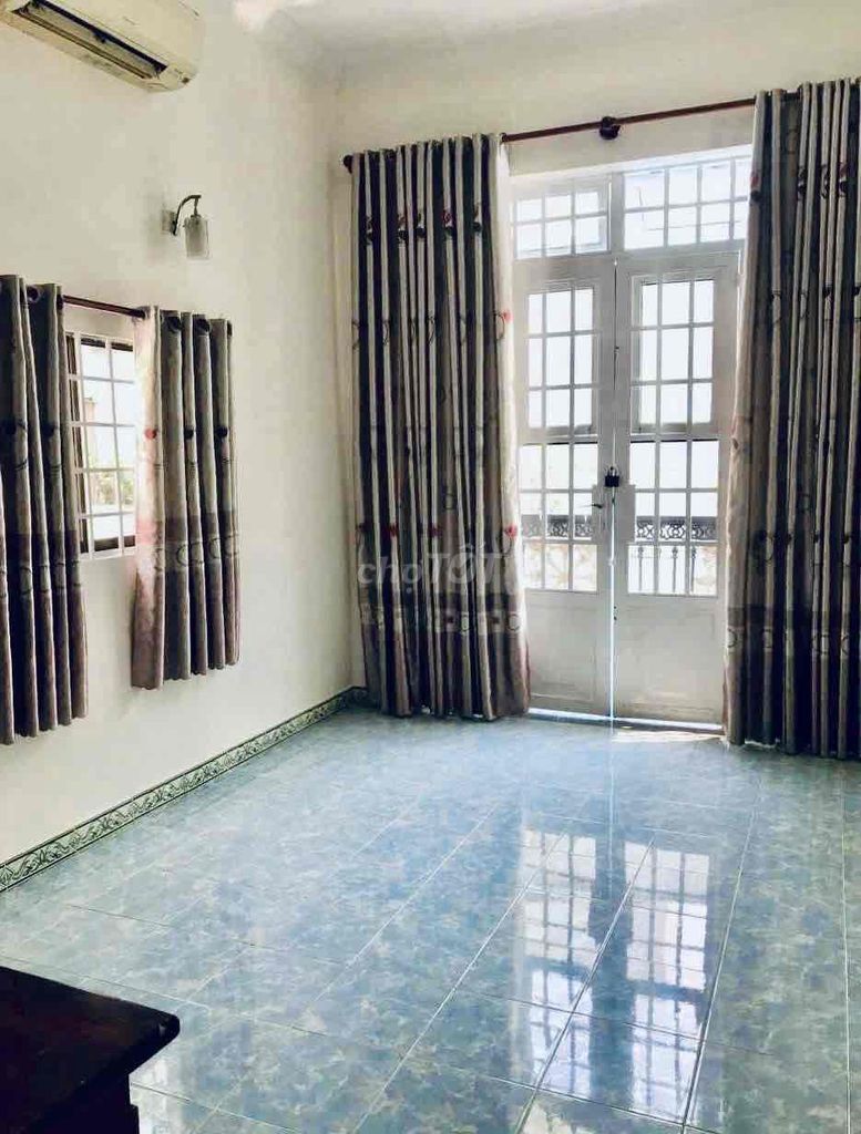 Nice house, average prices, area 36 meters, 1 st floor, 1 P. sleep + P. sub