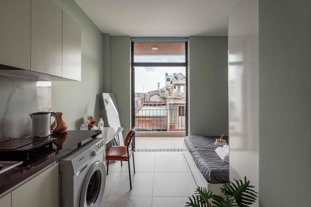 The full balcony service apartment, the beautiful private washing machine window in North Korea