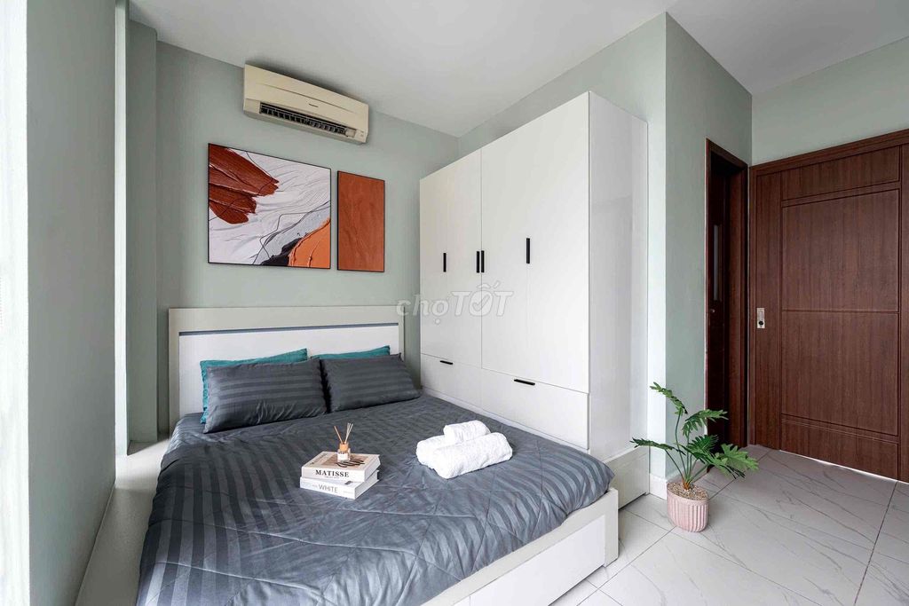 The full balcony service apartment, the beautiful private washing machine window in North Korea