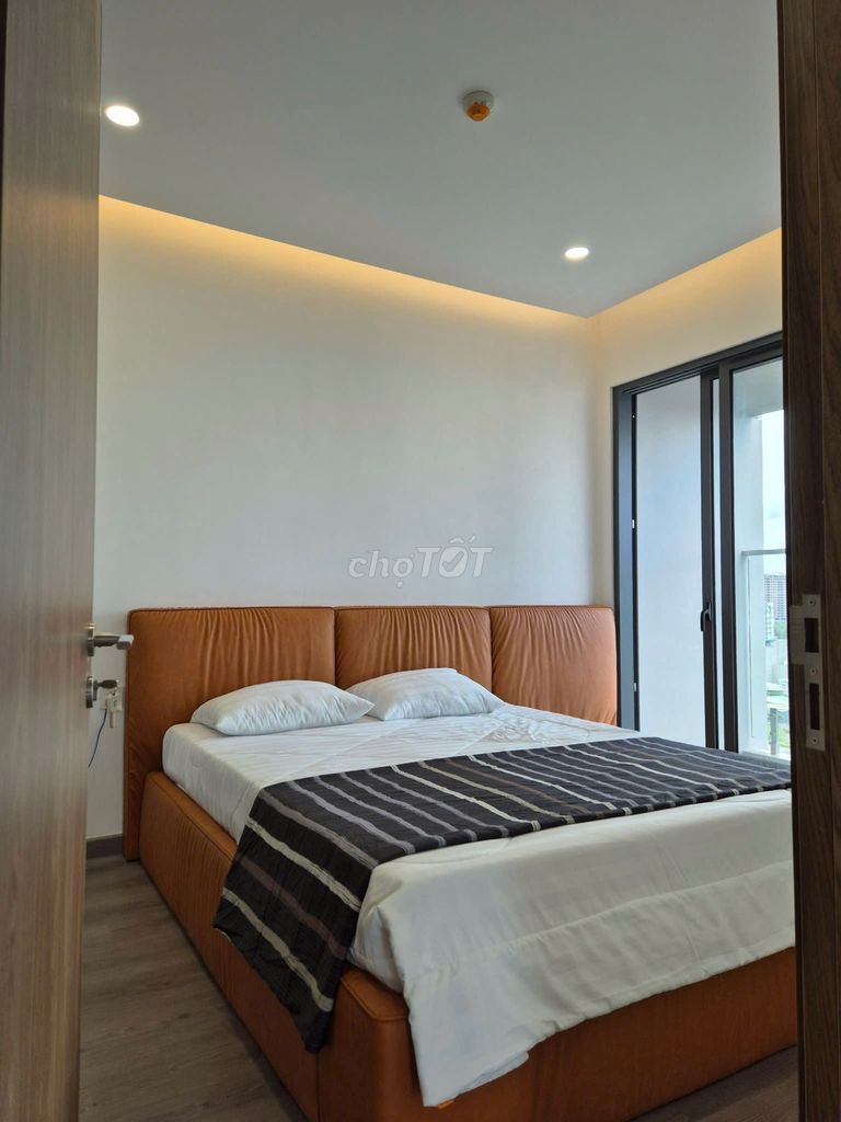 The rare one! Alanta plus 85 M2-- 2 bedrooms full of furniture + car bag-- only 18 million.