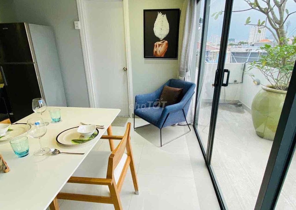 The apartment is a balcony bedroom in the 7th district. Nice 65 meters wide.