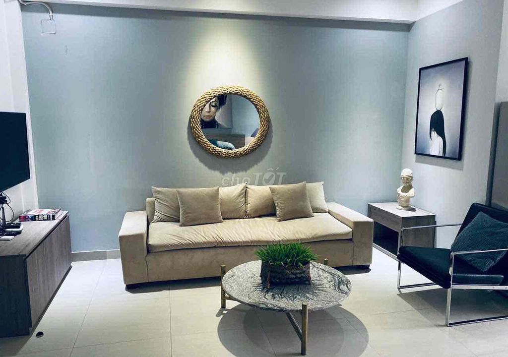 The apartment is a balcony bedroom in the 7th district. Nice 65 meters wide.