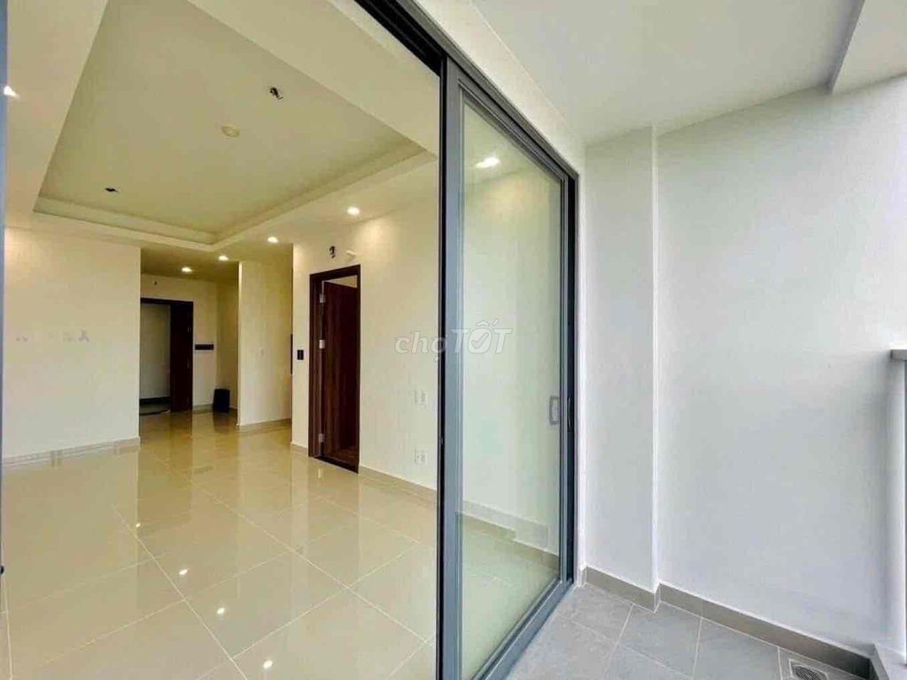 Rent two bedrooms. Two balcony toilets.