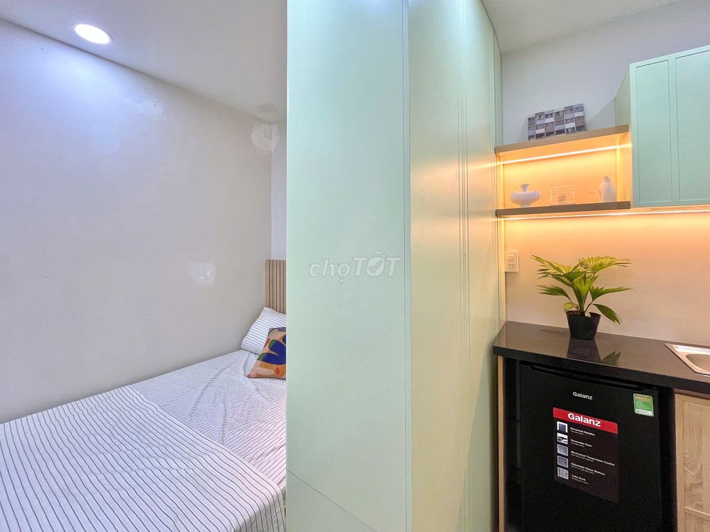 The new full interior studio-right Huỳnh Văn Bánh-descript Phú Nhuận