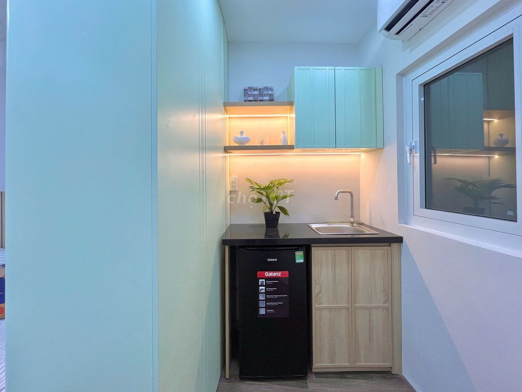 The new full interior studio-right Huỳnh Văn Bánh-descript Phú Nhuận