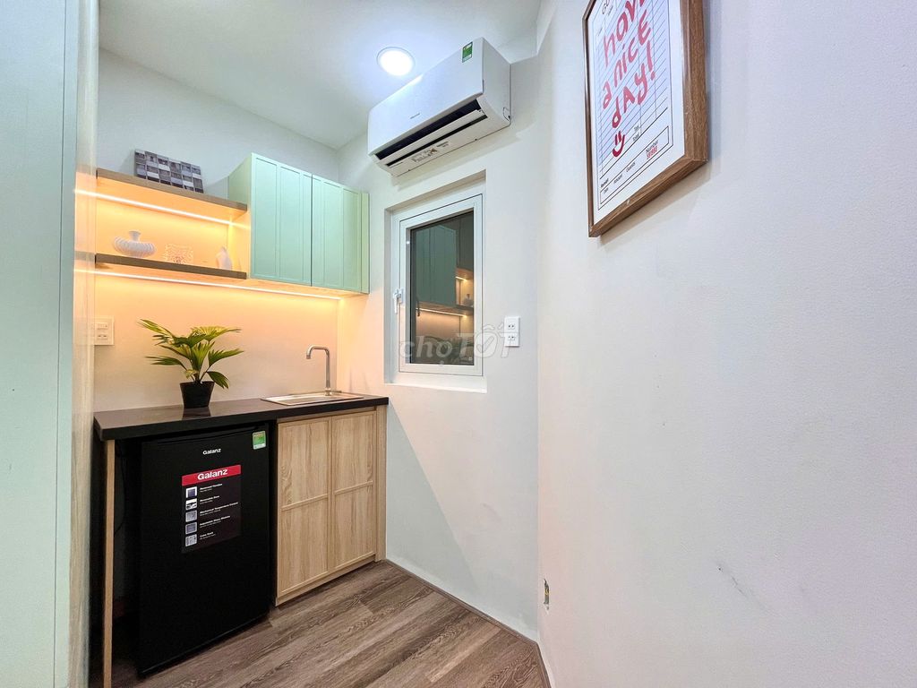 The new full interior studio-right Huỳnh Văn Bánh-descript Phú Nhuận