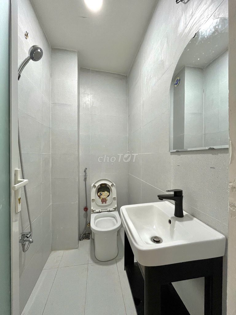 The new full interior studio-right Huỳnh Văn Bánh-descript Phú Nhuận