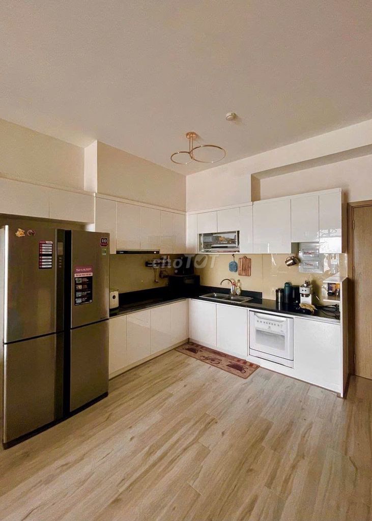 The Opal Riverside high-rise, 2 bedrooms, full-level furniture.