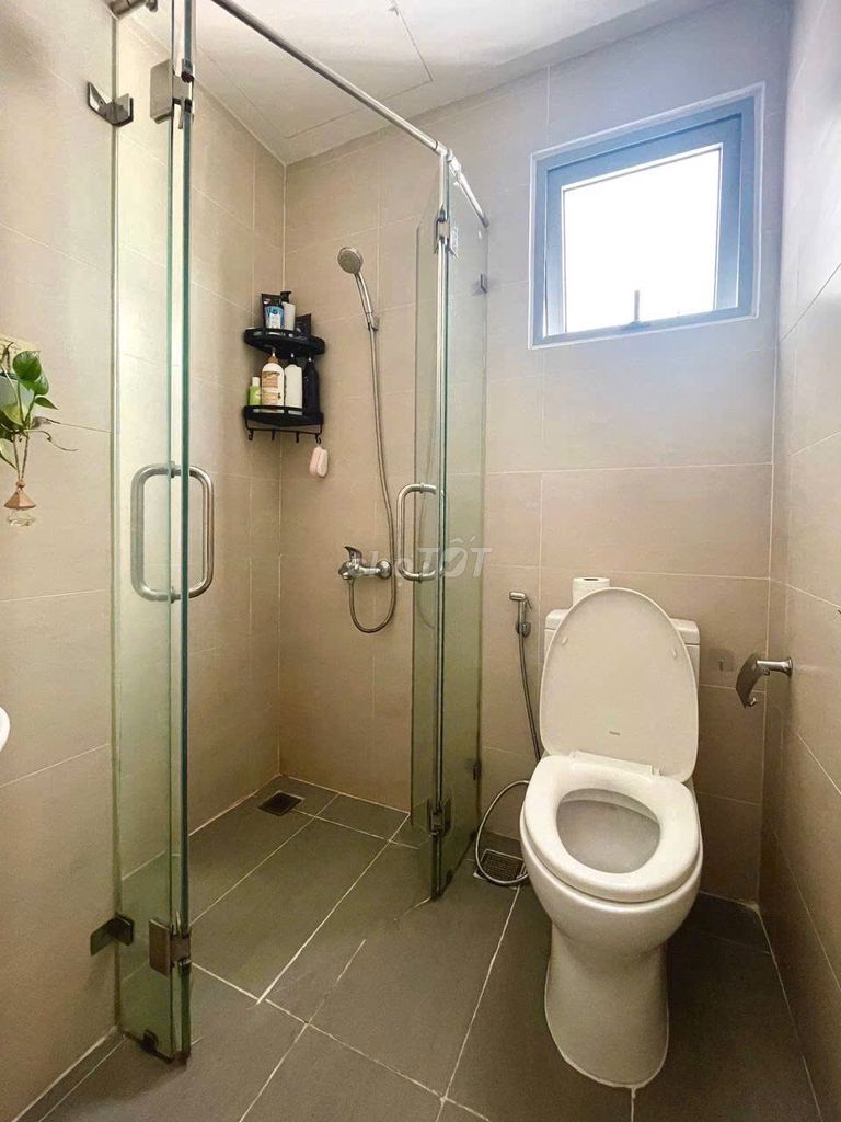 The Opal Riverside high-rise, 2 bedrooms, full-level furniture.