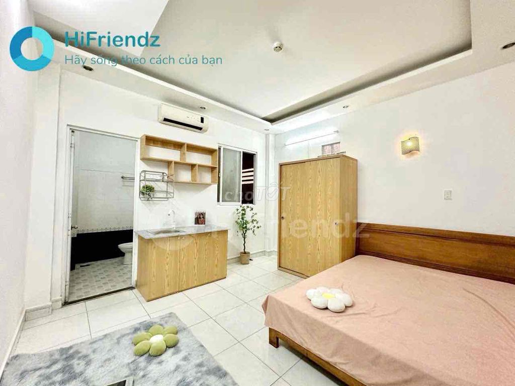 Rent the Bancol Room in the Four Society's Crossing Sen District 10th.