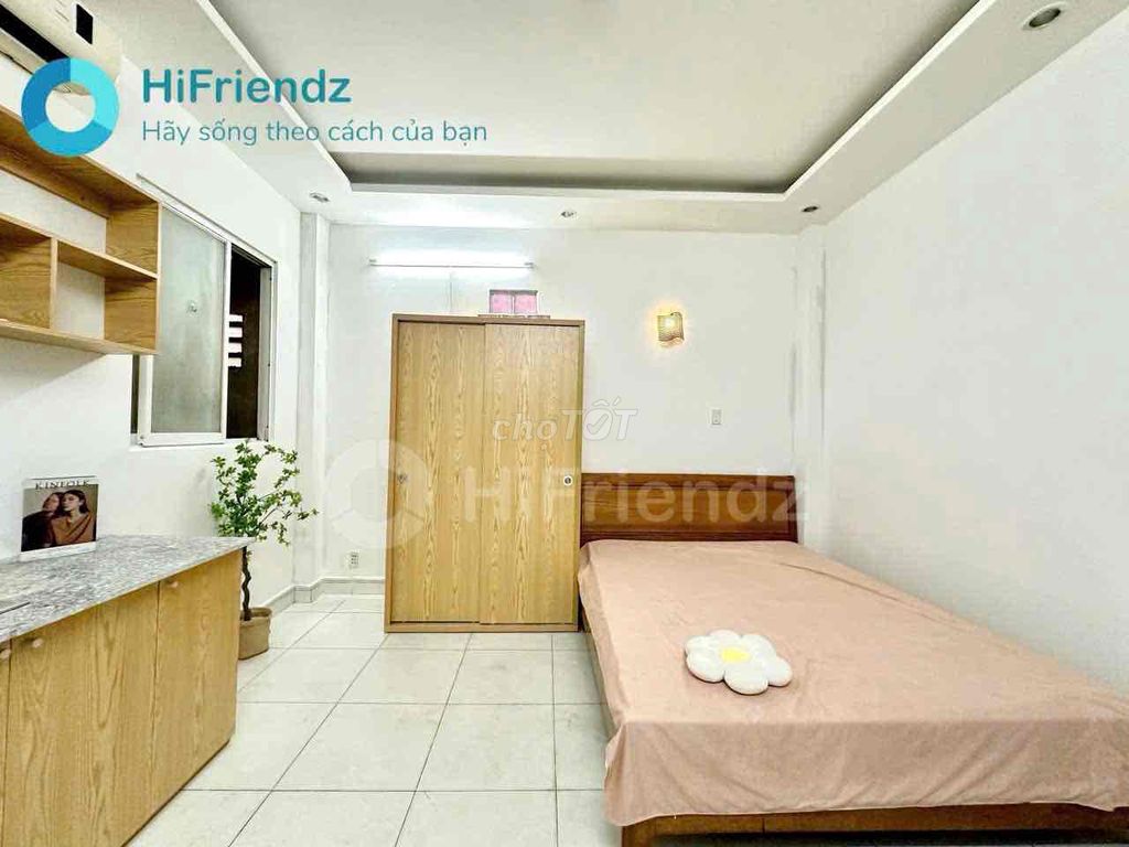 Rent the Bancol Room in the Four Society's Crossing Sen District 10th.