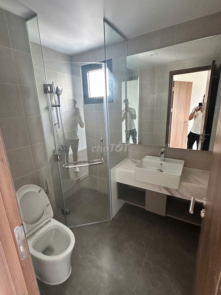 Rent a nice The Privia apartment - three bedrooms.