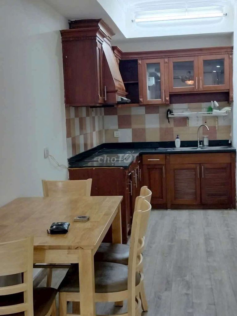 Rent apartment 9, Jason 1, Tân Bình. 90 meters, two bedrooms. Two toilets, ten million and five.