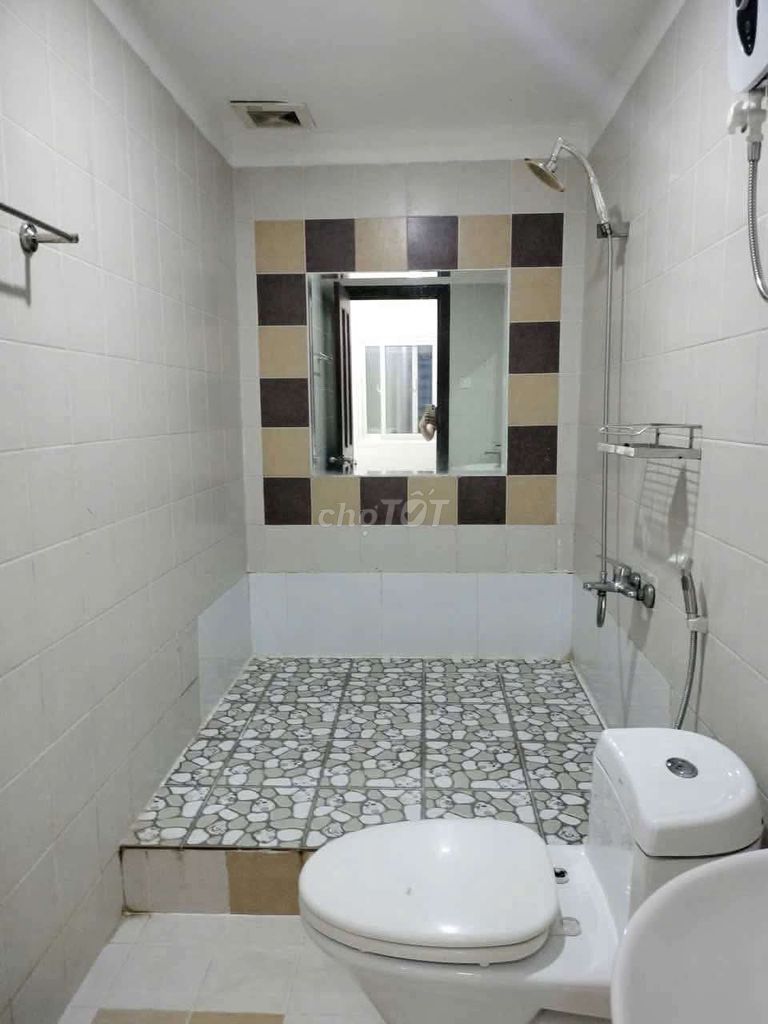 Rent apartment 9, Jason 1, Tân Bình. 90 meters, two bedrooms. Two toilets, ten million and five.