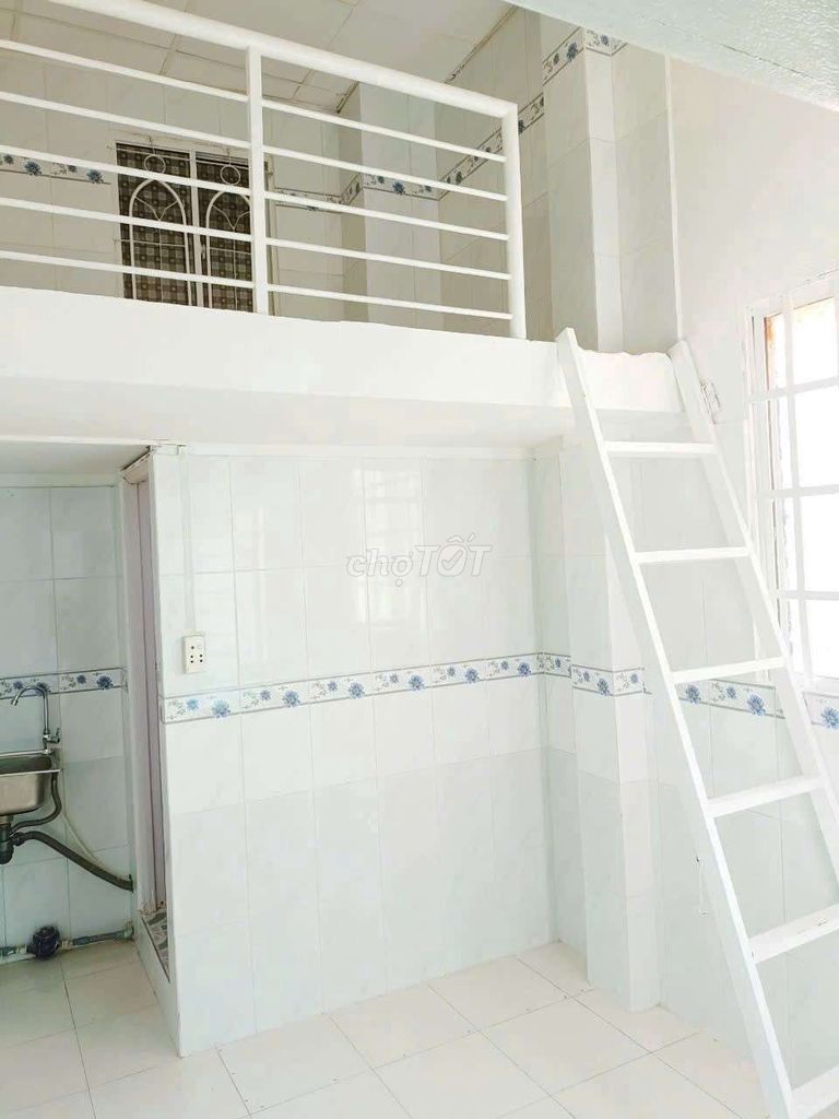 The owner rented room 22 m. Tân Hòa Đông. 2 million8, air conditioning.