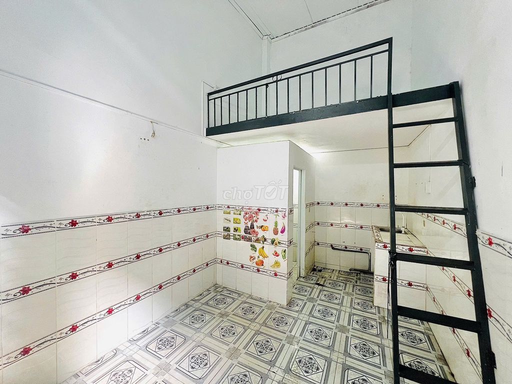 Free-free room, near the Linh Xuân overpass, college village.