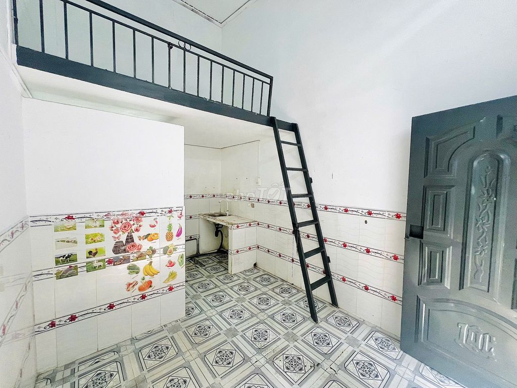Free-free room, near the Linh Xuân overpass, college village.