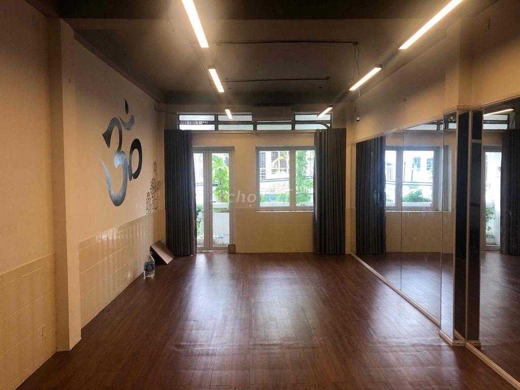 Room Nguyễn Cửu Vân