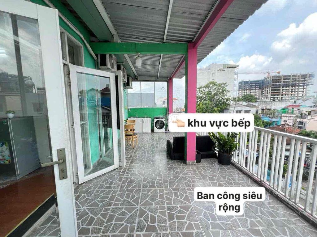 2 separate bedrooms for leaving 10 motorcycles90 m2 nice front house